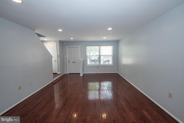1216 OGDEN ST, Philadelphia, PA 19123