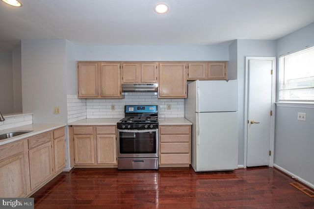 1216 OGDEN ST, Philadelphia, PA 19123