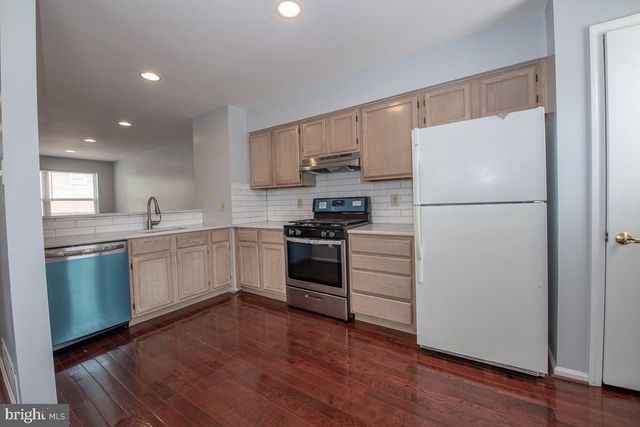 1216 OGDEN ST, Philadelphia, PA 19123