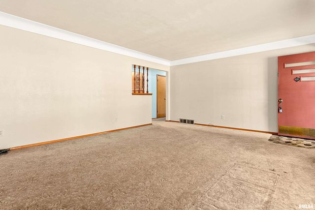 2812 DEVERON Circle, Pekin, IL 61554