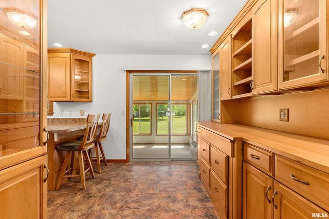 2812 DEVERON Circle, Pekin, IL 61554