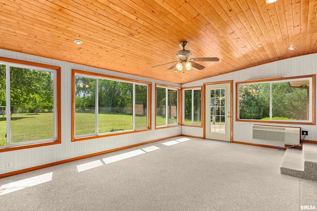 2812 DEVERON Circle, Pekin, IL 61554