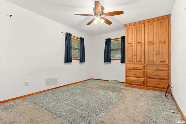 2812 DEVERON Circle, Pekin, IL 61554