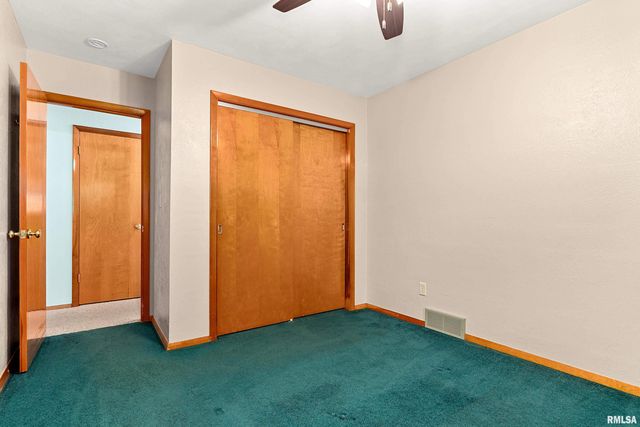 2812 DEVERON Circle, Pekin, IL 61554