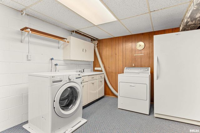 2812 DEVERON Circle, Pekin, IL 61554