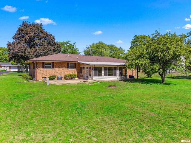 2812 DEVERON Circle, Pekin, IL 61554