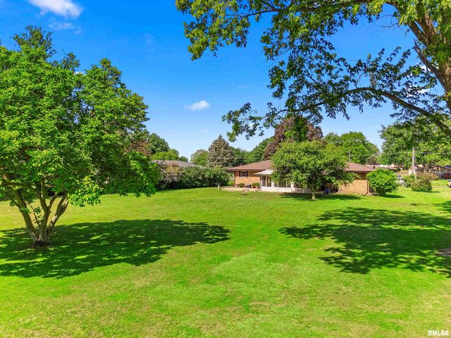 2812 DEVERON Circle, Pekin, IL 61554
