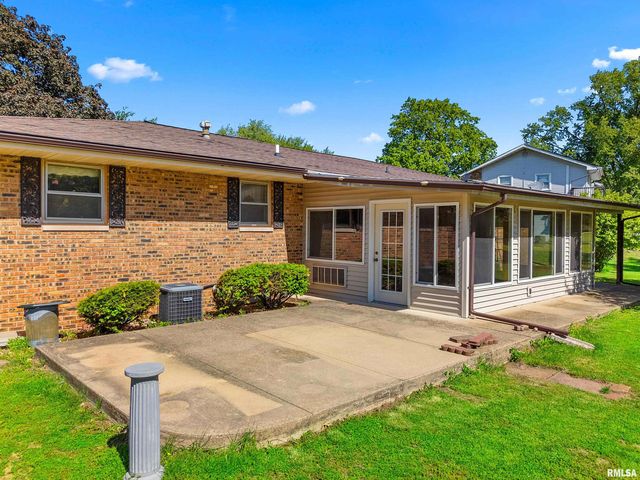 2812 DEVERON Circle, Pekin, IL 61554