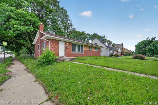 13905 Longacre Street, Detroit, MI 48227