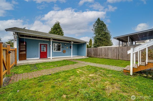 656 Davidson Avenue, Woodland, WA 98674