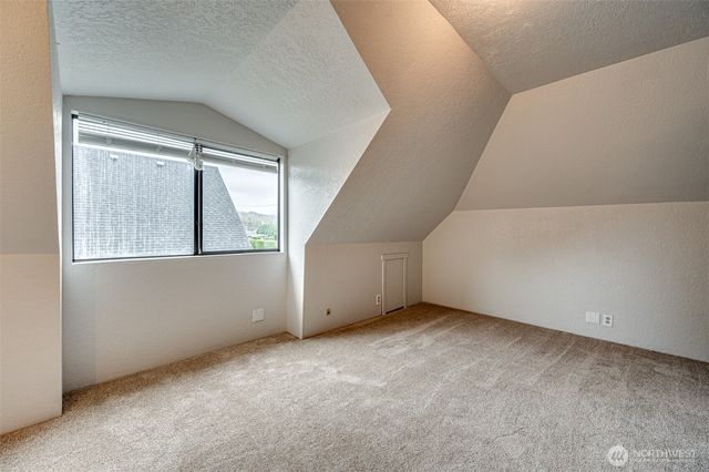 656 Davidson Avenue, Woodland, WA 98674