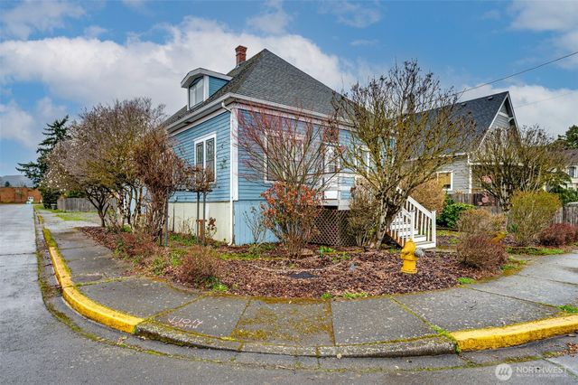 656 Davidson Avenue, Woodland, WA 98674