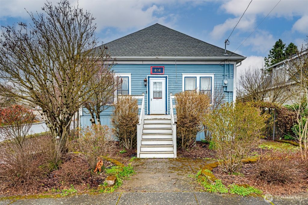 656 Davidson Avenue, Woodland, WA 98674