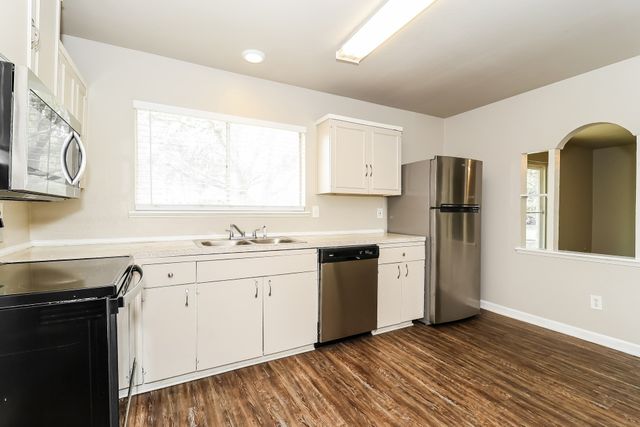 2918 Rayswood Drive, Carrollton, TX 75007