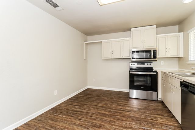 2918 Rayswood Drive, Carrollton, TX 75007