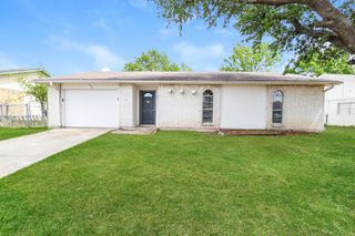 2918 Rayswood Drive, Carrollton, TX 75007