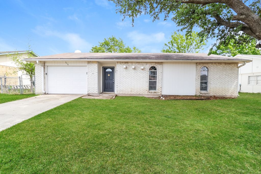 2918 Rayswood Drive, Carrollton, TX 75007