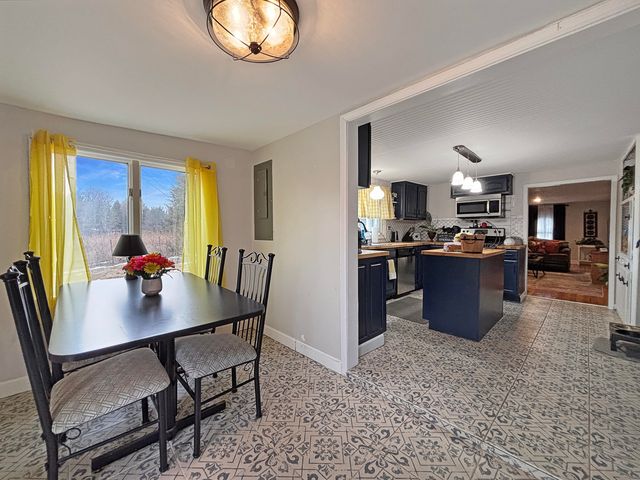 1880 E RTE M, Hartsburg, MO 65039