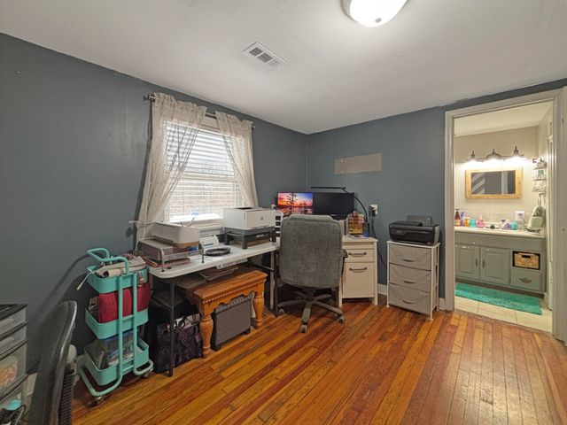 1880 E RTE M, Hartsburg, MO 65039