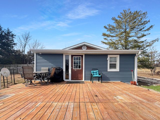 1880 E RTE M, Hartsburg, MO 65039