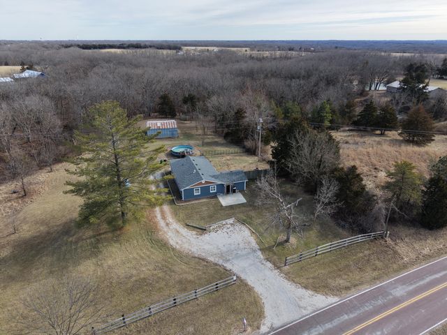 1880 E RTE M, Hartsburg, MO 65039