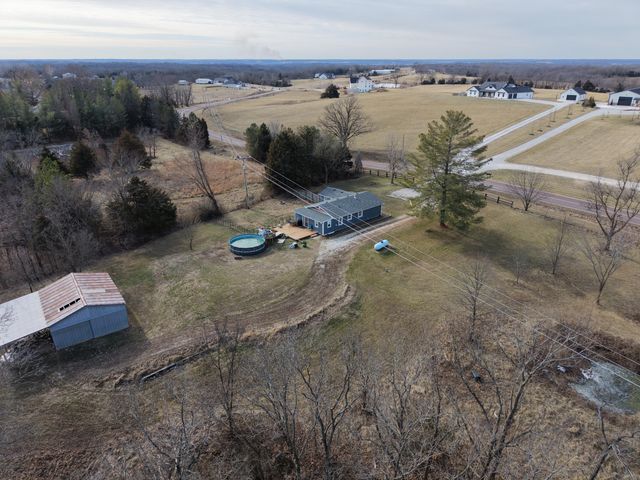 1880 E RTE M, Hartsburg, MO 65039