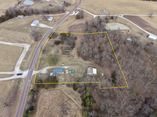 1880 E RTE M, Hartsburg, MO 65039