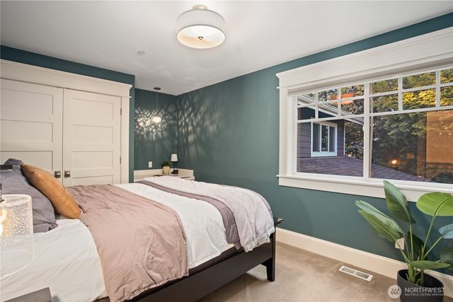 8612 SE 36th Street, Mercer Island, WA 98040