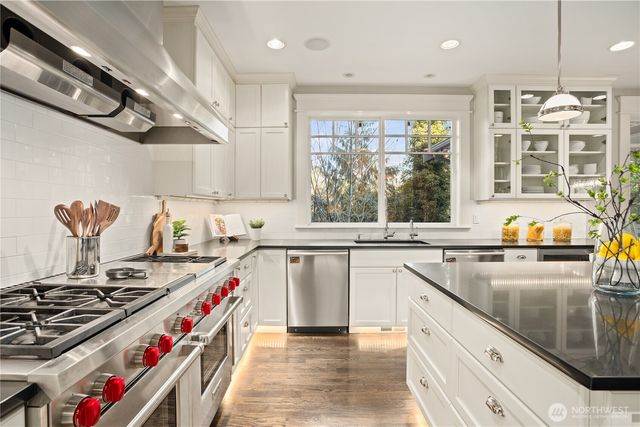 8612 SE 36th Street, Mercer Island, WA 98040