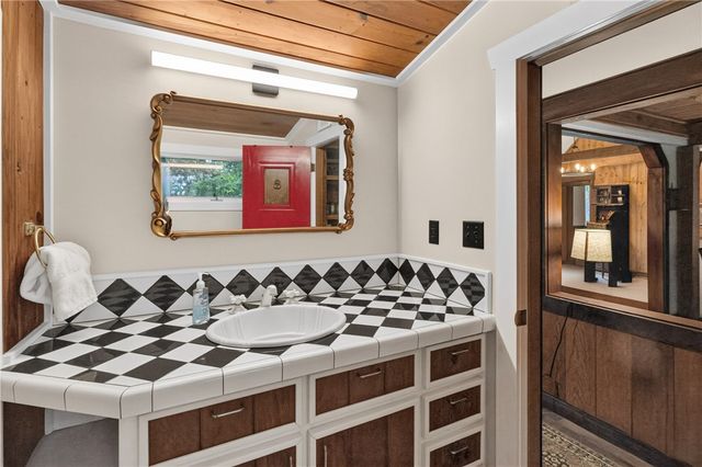 130 Maggie Rufus Lane, Westminster, SC 29693