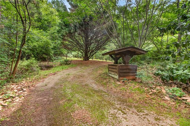 130 Maggie Rufus Lane, Westminster, SC 29693