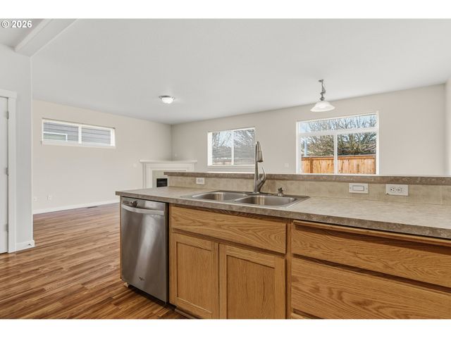 2439 Se 63RD Way, Hillsboro, OR 97123