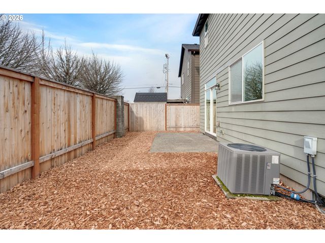 2439 Se 63RD Way, Hillsboro, OR 97123