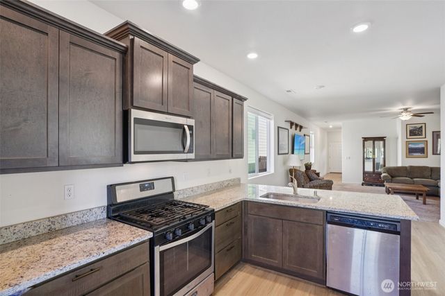 1312 W 17th Avenue, La Center, WA 98629