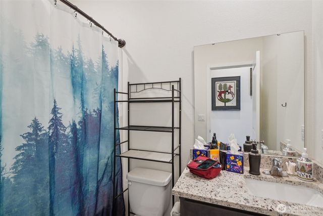 1312 W 17th Avenue, La Center, WA 98629