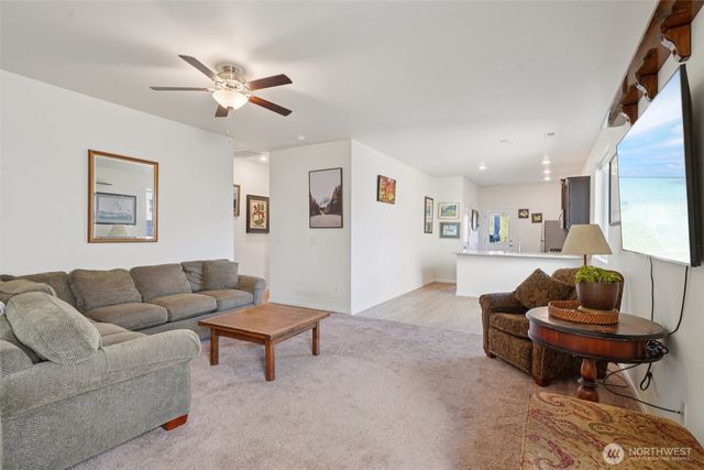 1312 W 17th Avenue, La Center, WA 98629