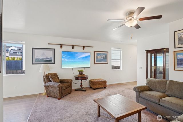 1312 W 17th Avenue, La Center, WA 98629