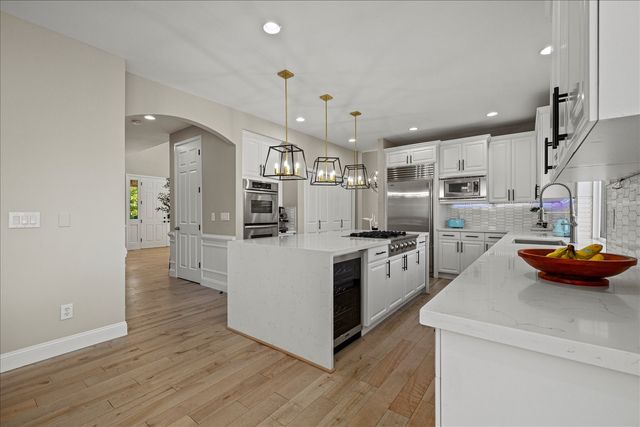 2046 277th Avenue SE, Sammamish, WA 98075