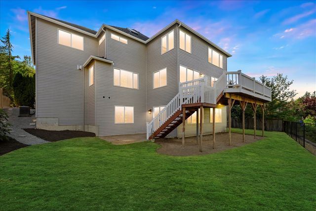 2046 277th Avenue SE, Sammamish, WA 98075