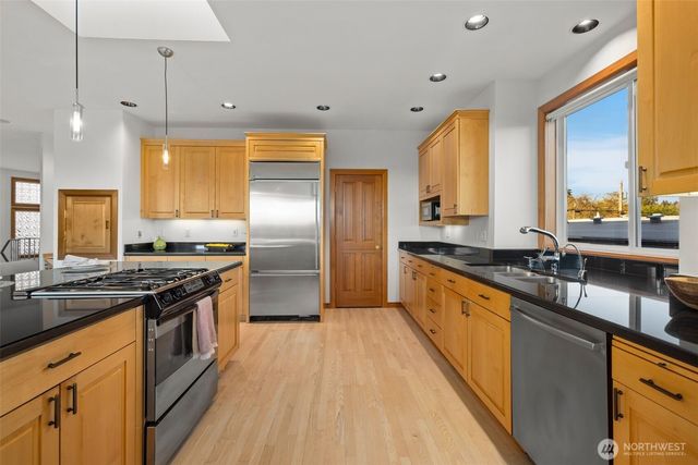 227 8th Avenue, Kirkland, WA 98033