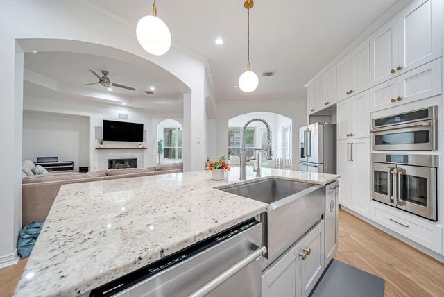 2915 Lacewood Court, Pearland, TX 77584