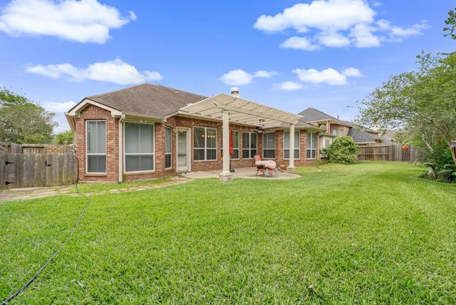 2915 Lacewood Court, Pearland, TX 77584