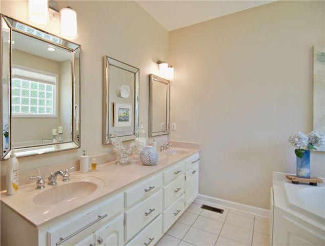 30254 Winchester Drive, Seneca, SC 29678