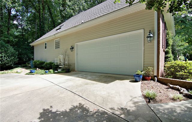 30254 Winchester Drive, Seneca, SC 29678