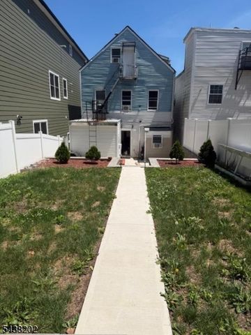 149 Camden St, Newark City, NJ 07103