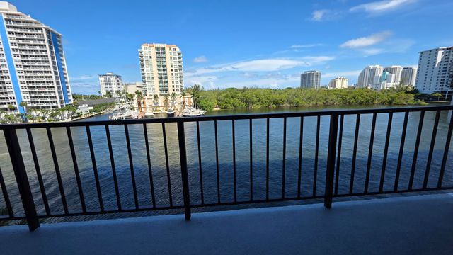 936 Intracoastal Drive 5B, Fort Lauderdale, FL 33304