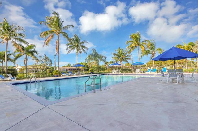 13305 St Tropez Circle, Palm Beach Gardens, FL 33410