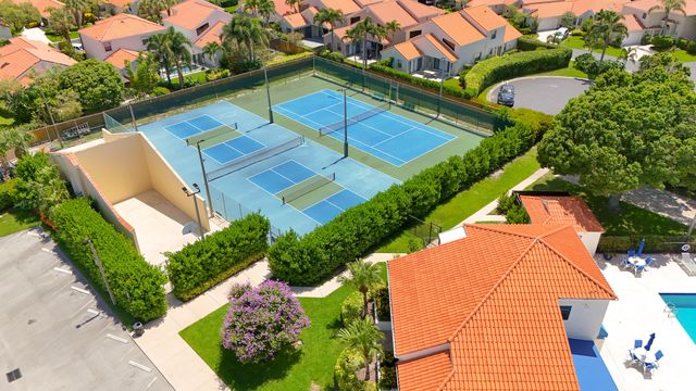 13305 St Tropez Circle, Palm Beach Gardens, FL 33410