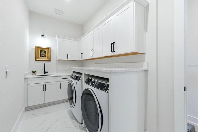 8532 BEECHLAKE COURT, Sarasota, FL 34240