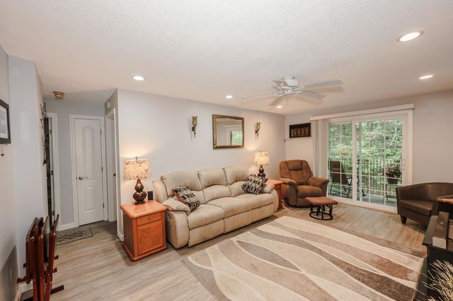 379 Huse Rd Unit 14, Manchester, NH 03103